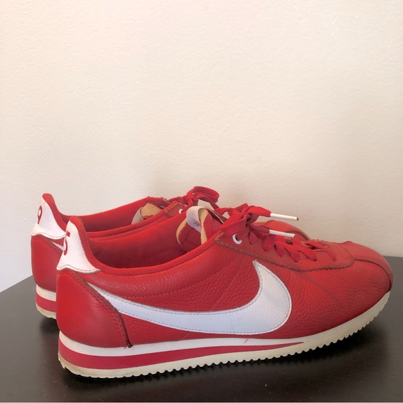 stranger things nike cortez red